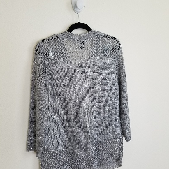 Top - Picture 2 of 5